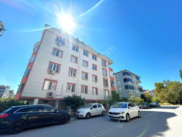 Tek Yetkili Aygül'den Full Eşyalı Ön Cephe Cam Balkonlu Ayrı Mutfaklı Asansörlü 3+1 Satılık Daire