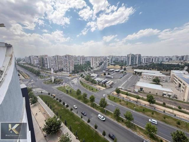 Tekel Kavşağında Hayat 75 Te Satılık 8+2 Dubleks Dairw