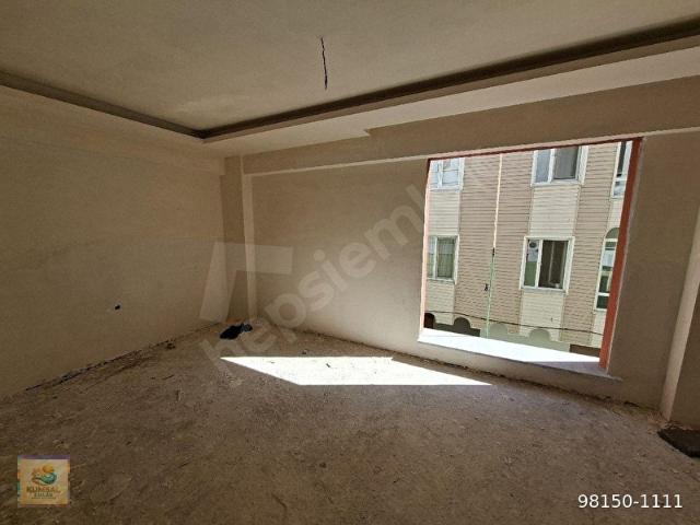 TEKİRDAĞ ALTINOVA'DA SATILIK DAİRE 2+1 95m2 DENİZE CADDEYE SAHİLE MARKETLERE ÇOK YAKIN KONUMDADIR