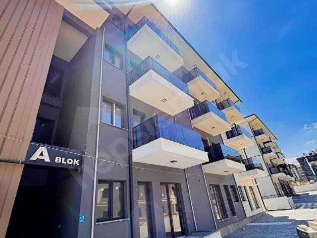 TEKİRDAĞ ATATÜRK MAHALLESİNDE HAVUZLU SİTEDE SATILIK 1+1 DAİRE