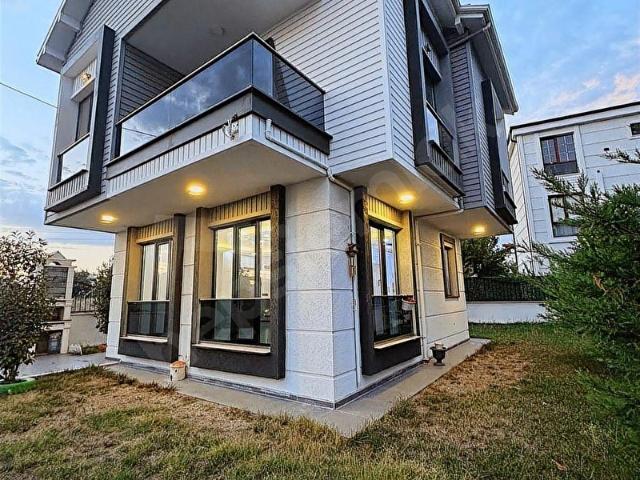 TEKİRDAĞ MARMARA EREĞLİSİNDE SAHİBİNDENN SATILIK. 5+1 LÜKS VİLLA