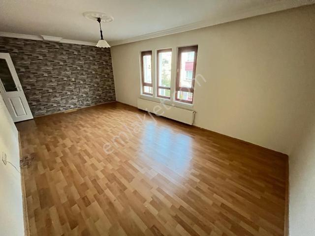 Tekin Emlaktan Asansörlü İskanlı Arakat Güney Cephe Emsalsiz Fiyata Satılık 3+1 Daire !