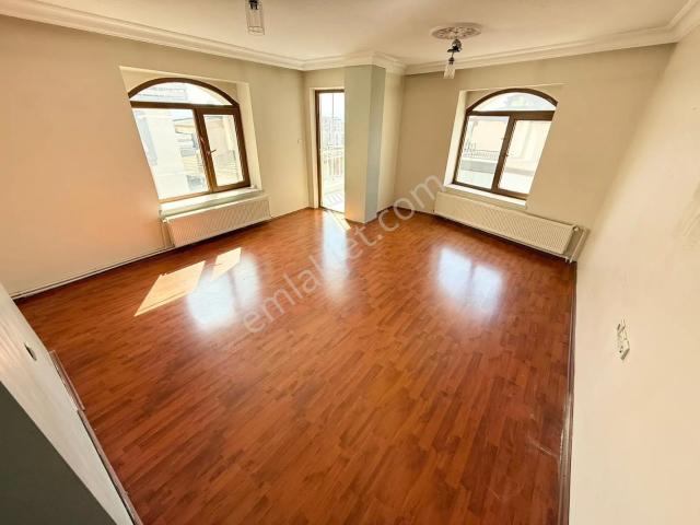 Tekin Emlaktan Bağımsız Salon Güney Cephe Ankara Manzaralı Acil Satılık 3+1 Satılık !