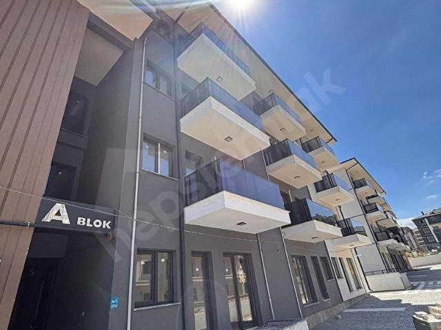 Tekirdağ Atatürk Mahallesinde Havuzlu Sitede Kiralık 1+1 Daire