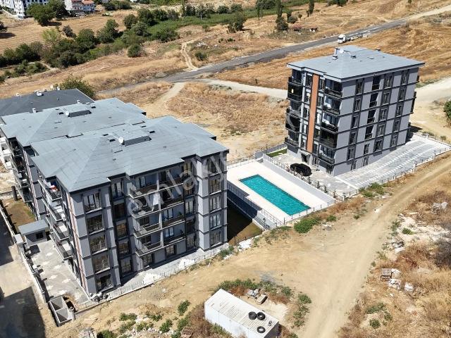 Tekirdağ Atatürk Mh Havuzlu Site İçersinde Satılık Lüx 1+1 Daire