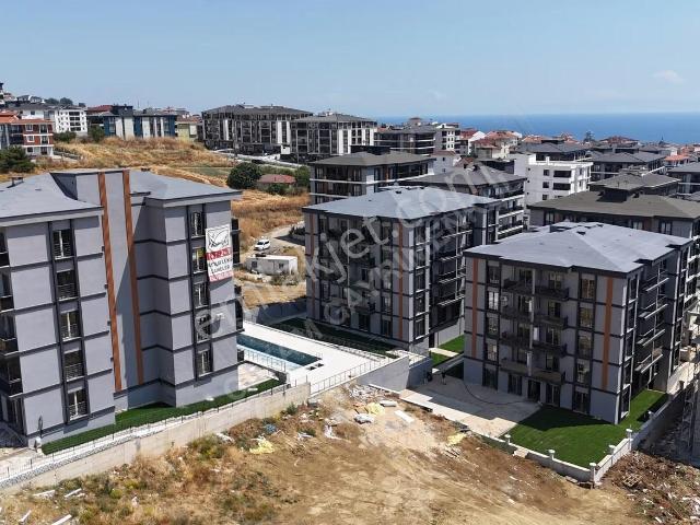 Tekirdağ Atatürk Mh Havuzlu Site İçersinde Satılık Lüx 2+1 Daire