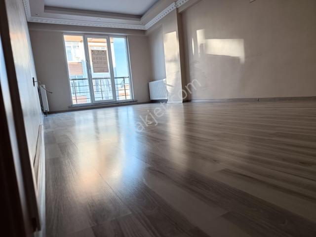 Tekirdağ Kapaklı 2+1 90 M2 Ara Kat Ön Kiralık Daire