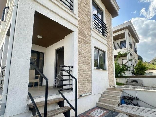 Tekirdağ Süleymanpaşa’da Deniz Manzaralı Satılık 5+1 Villa