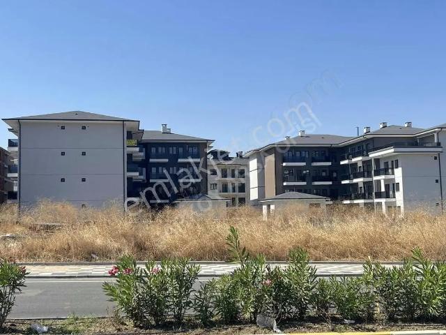 Tekirdağ 57. Alay Caddesi Üstü Yatırımlık Havuzlu Ara Kat 1+1