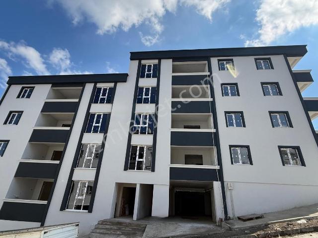 Tekkeköyde Geniş Ferah Yerden Isıtma 3+1 Sıfır Daire