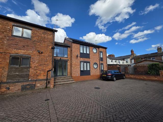 Telegraph Street, Stafford, ST17 4WH 1 bed flat to rent £775 pcm £179 pw