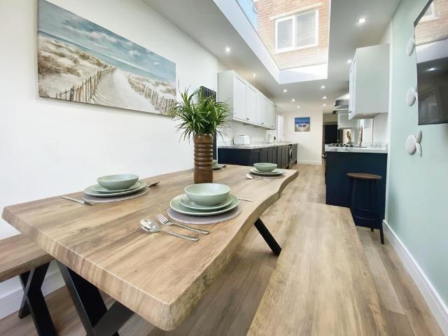 Telephone Road, Southsea PO4 1 bed in a house share to rent £795 pcm £183 pw