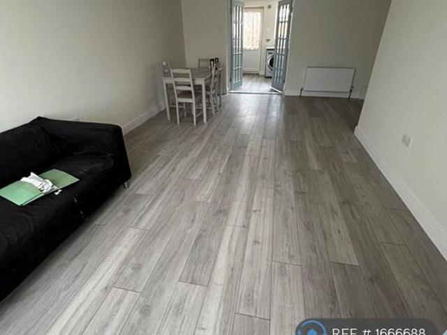 Telfer Road, Coventry, CV6 2 bed terraced house to rent £1,050 pcm £242 pw