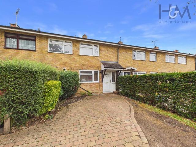 Telford Avenue, Stevenage. 3 bed terraced house to rent £1,650 pcm £381 pw