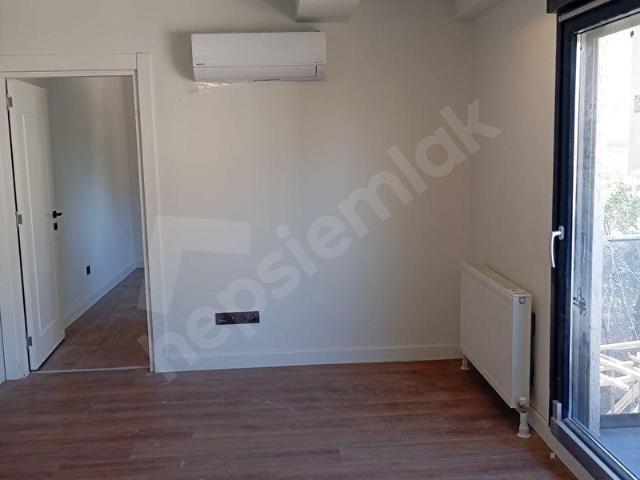TELLİOĞLU DİKİLİTAŞ SATILIK ÇARŞIDA SIFIR BİNADA 1+1 DAİRE