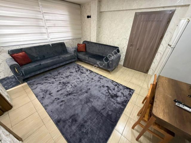Tellidere Mahallesinde Tertemiz Eşyalı Cadde Üzeri 1+1 Kiralık Daire