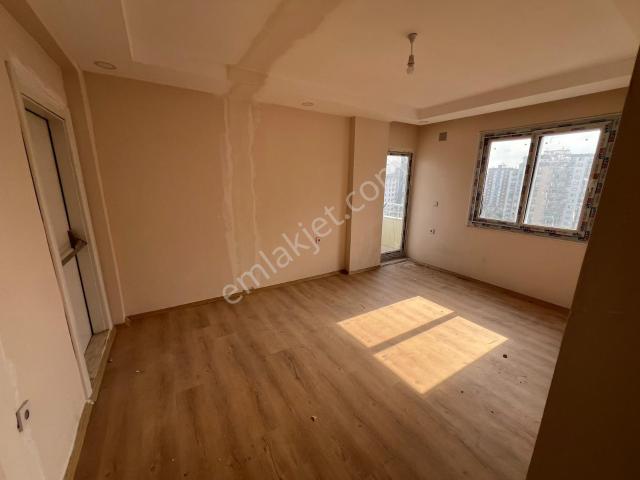 Tellidere Merkezde 3+1 Kapalı Mutfaklı Daire