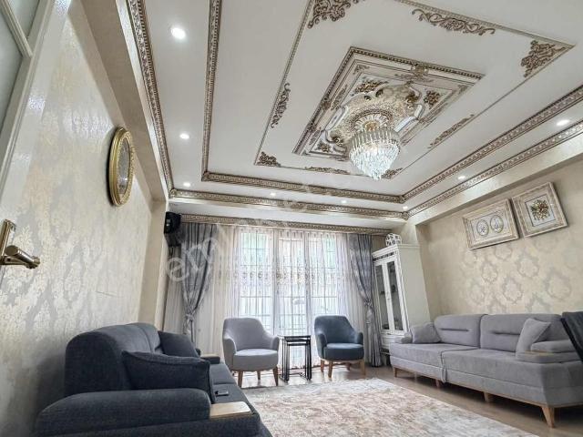Telsiz Mahallesinde İçi Yenilenmiş 140m2 3+1 Satılık Daire