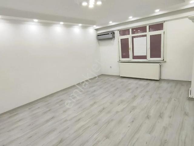 Telsiz Mahallesinde Toprak Hisseli Bakımlı 2+1 Satılık Daire