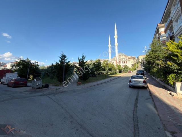 Tepe Gyd.a.ş'den Kök Tapu,ara Kat,4+1,geniş M2'li Satılık Daire