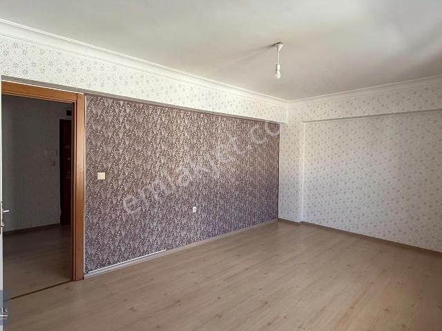 Tepe Gayrimenkul'den Kanunide 3+1 120m² Güneydoğu Cephe Fırsatı