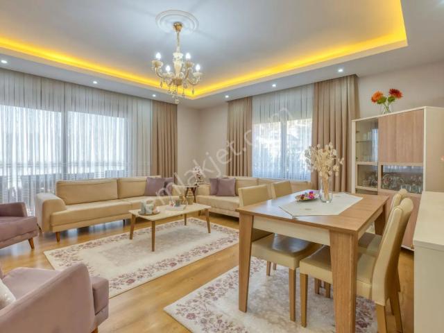 Tepe Sugözü’nde Deniz Ve Kale Manzaralı, Ayrı Mutfaklı 2+1 Daire
