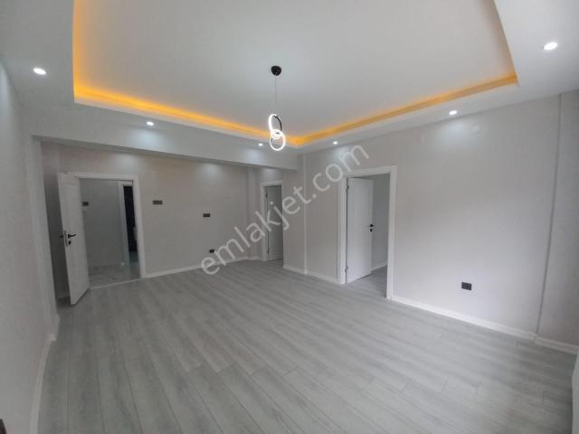 Tepebaşı Göbek Ve Sanatoryum Caddesine Yakın Ultra Lüks Yapılı 3+1 Daire Tuğrul Emlak'tan