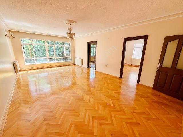 Tepebaşı Göbek Yakını Ara Katta Kilerli Geniş 3+1 Kiralık Daire