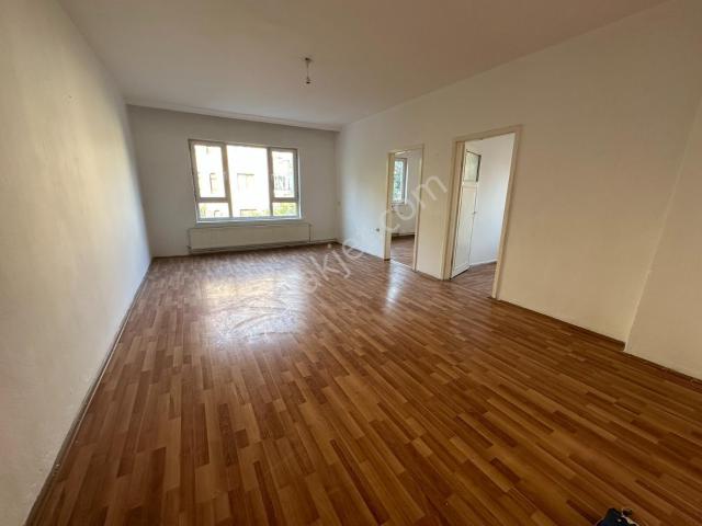 Tepebaşı Mah Fatih Cad Yakını 3+1 Merkezi Lokasyon 2.kat 110m2