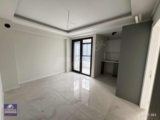 TEPEKÖY İZBAN YAKINI METROPOLİS OTEL ARKASINDA LÜKS 1+1 DAİRE