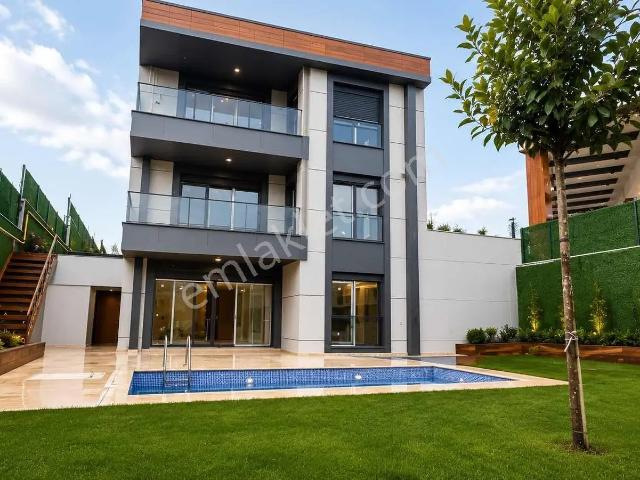 Tepeören De Yakında Müstakil Havuzlu 7+1 550m2 Satılık Villa