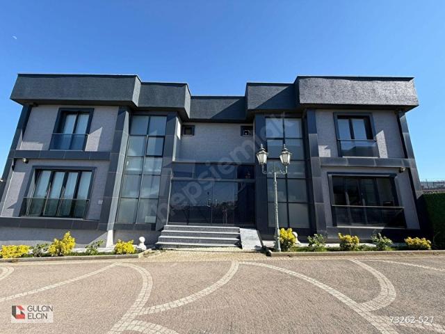 Tepeören'de 4 Villa İskanlı Krediye Uygun 3157m2 Arsa İçerisinde