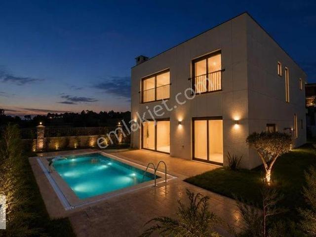 Tepeören'in Sayılı Projelerinden 5.5+1 Lüks Villa Müstakil Havuz