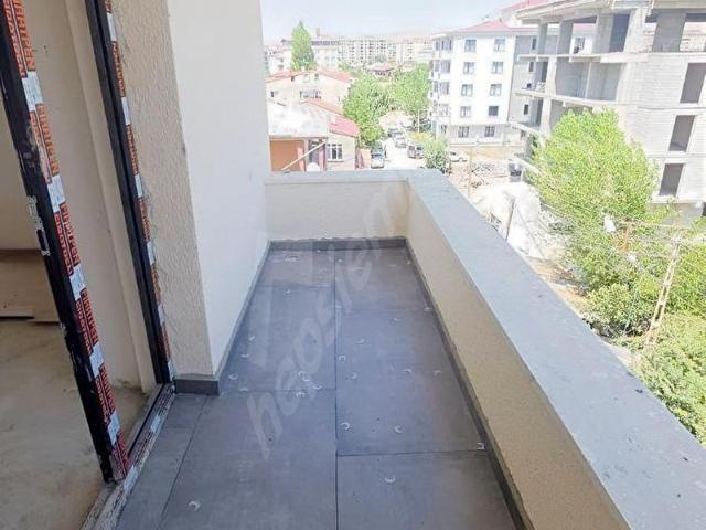 TERZİOĞLU CADDESİ'NDE SATILIK 2+1 DAİRE