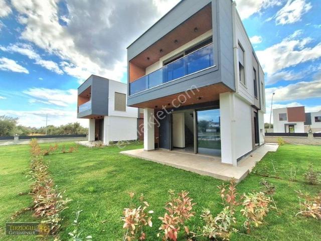 Terzioğlu'ndan Gürede Denize 400 Metre Havuzlu Müstakil Villa