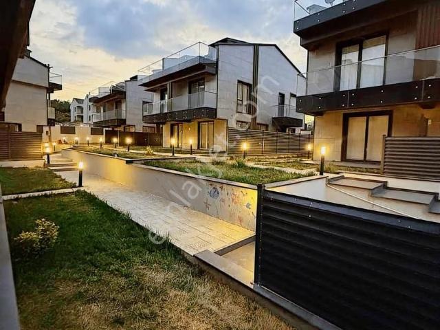 Terzioglu'ndan Erdek Ocaklarda Satılık Deluxe 4+1 Villa