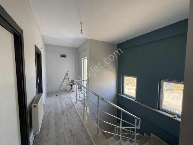Terziköy Villalarında Satılık Bağımsız Girişli Villa