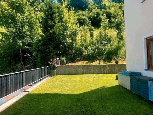 Terasse Garten Whng mit Natur Engelhaldepark Rosenau Barrierfrei