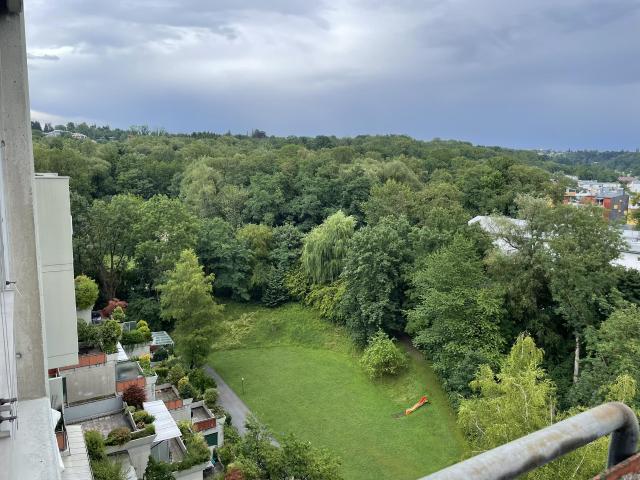 Terassenhaussiedlung, Maisonette 9./10. Stock mit Balkon und Tiefgarage