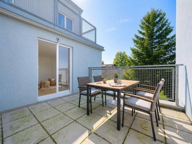 TERASSENWOHNUNG Freier Mietzins | NEUBAU | BJ ca. 1995 | 3 Zimmer | ca. 80 m² NFL | Garage | kleinere Renovierungen notwendig