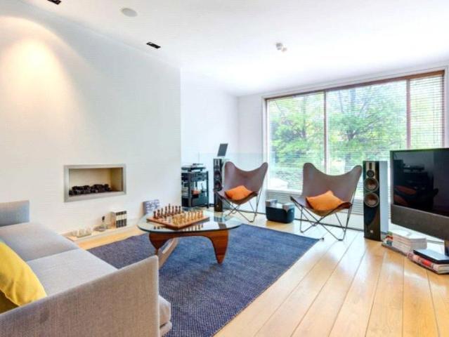 Tercelet Terrace Oak Hill Park. 4 bed terraced house to rent £14,083 pcm £3,250 pw