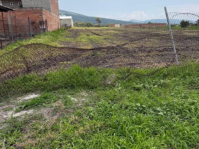 Tereno en venta 700m2 con escrituras a pie de carretera