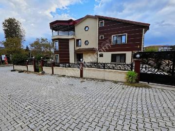 Termal Yolu Üzerinde Ferah Oturum İçin Mükemmel Satılık Villa