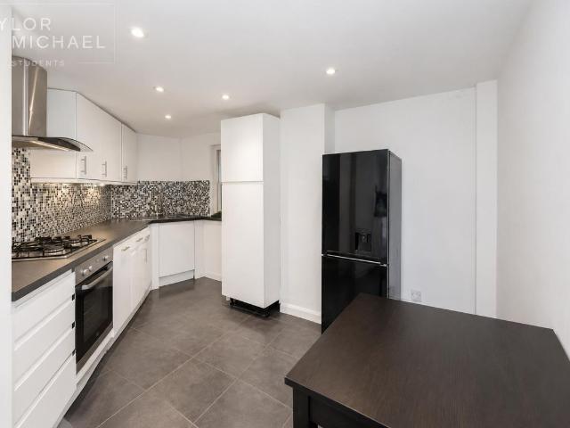 Terminus Road, Brighton BN1, 2 bed flat to rent, £1,650 pcm | PrimeLocation