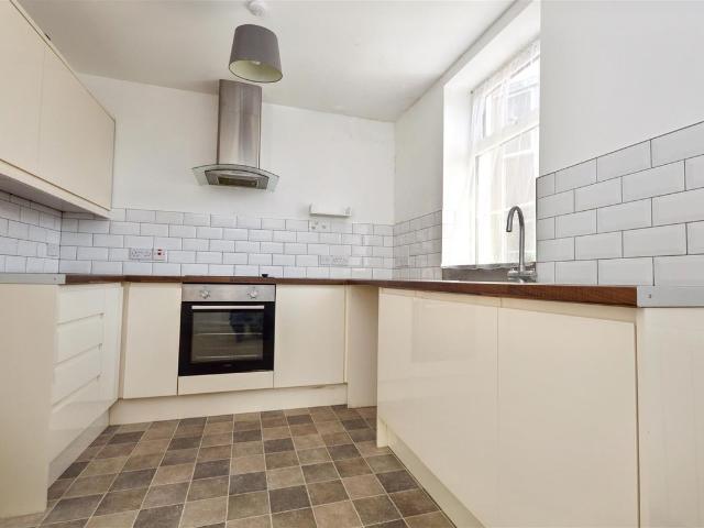 Terminus Road, Eastbourne BN21, 1 bed flat to rent, £775 pcm | PrimeLocation