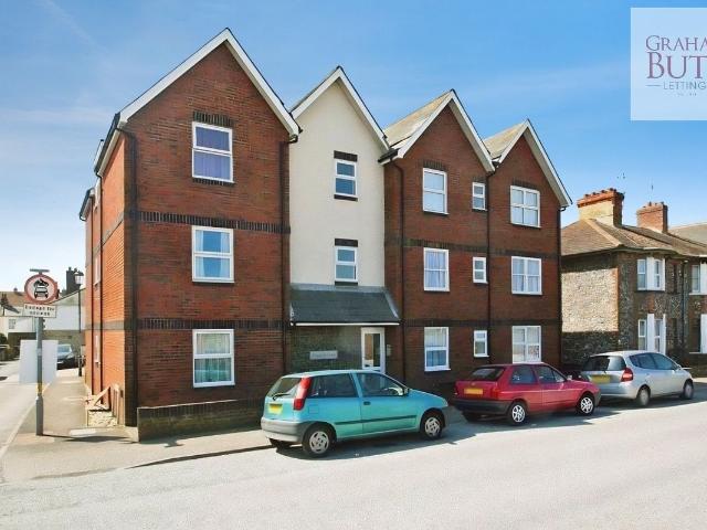 Terminus Road, Littlehampton, West Sussex BN17, 1 bed flat to rent, £975 pcm | PrimeLocation