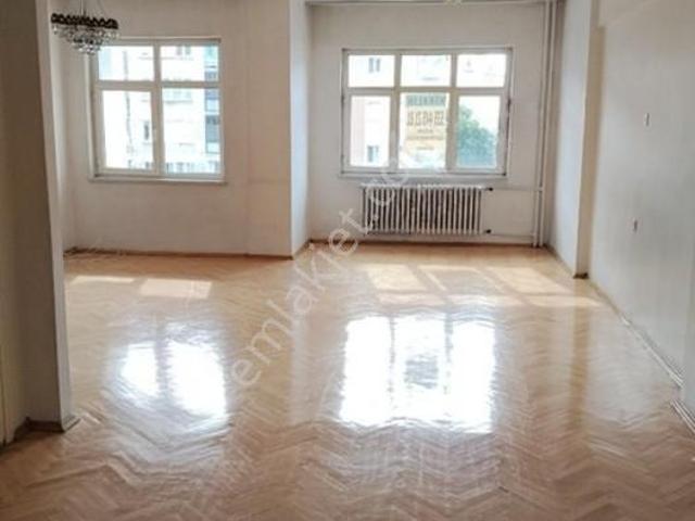 Terminal Ana Caddede Kiralık 3 Artı 1 Arakat Daire