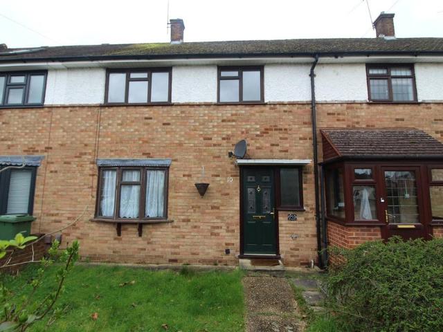 Tern Gardens, Upminster, Essex, RM14 4 bed terraced house to rent £2,000 pcm £462 pw