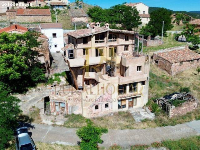 TEROLEJA: Amplia Casa con terrazas y proyecto de apartamentos!