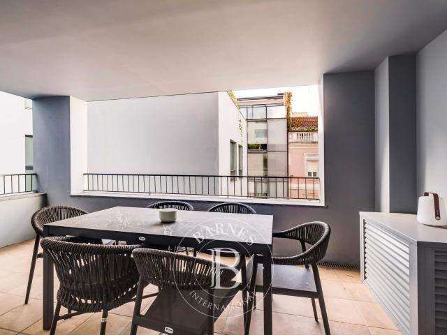 Terraço e garagem nas Amoreiras 54m² São Mamede